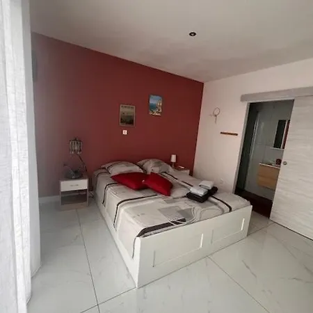 빌라 Villa, Piscine, Spa, Billiard Et Terrain De Petanque 르씨